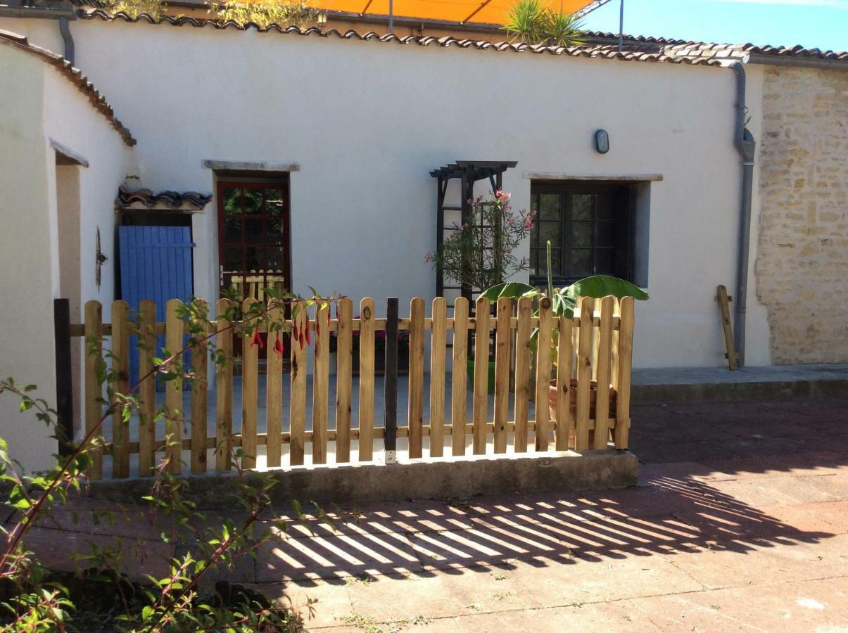 La Ferme De Fossillon Villa มาร็องส์ ภายนอก รูปภาพ