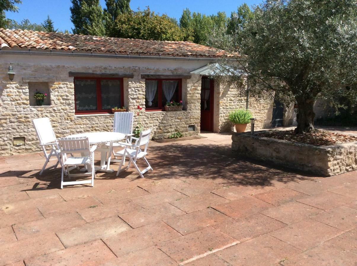 La Ferme De Fossillon Villa มาร็องส์ ภายนอก รูปภาพ